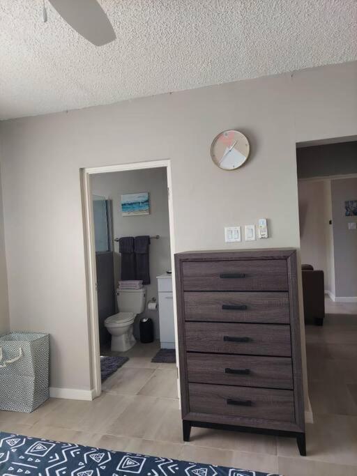 Modern At The Worthington Apartment *