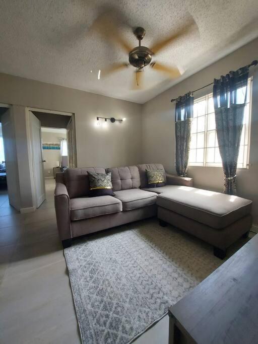 Modern At The Worthington Apartamento *